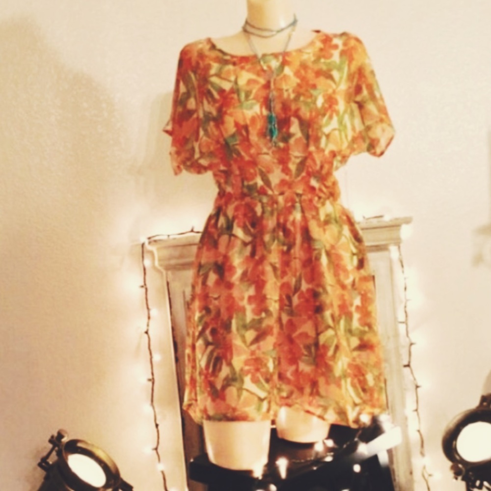 SUMMER DRESS LIGHT AND AIRY FEMININE STYLE